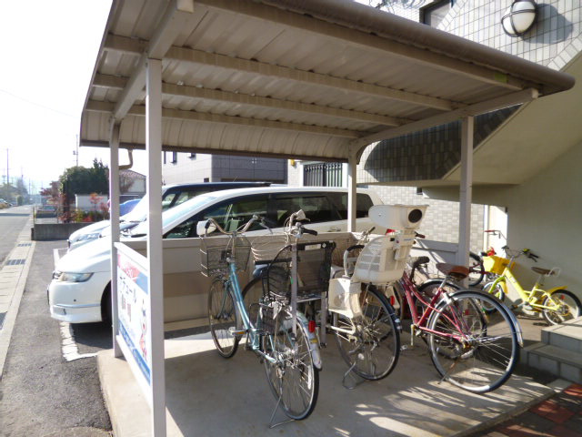 総社市真壁の賃貸マンションのその他共用部分|自転車置き場