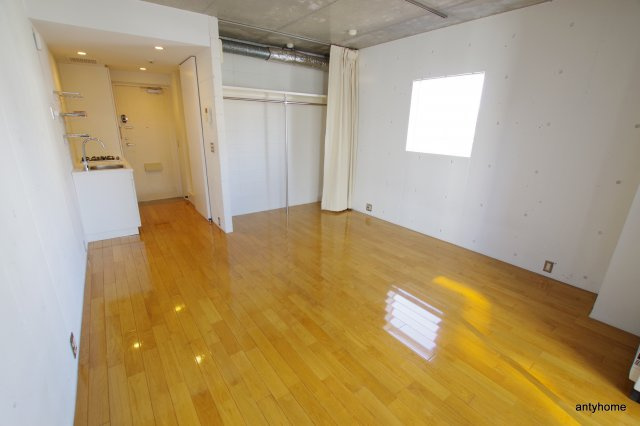 シーズアパートメント中之島　仲介手数料無料の居間・リビング