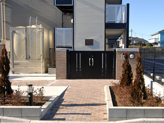 【エントランス】 | バンリュ | オートロックゲート完備物件