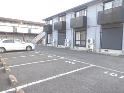 【駐車場】 | サンヴェールＢ棟 | 目の前にある駐車場　愛車も常に見えますので安心です。