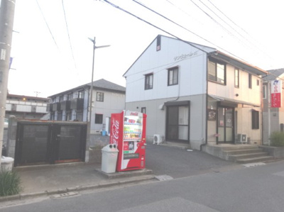 【その他】 | サンヴェールＢ棟 | 入口部　自販機がありますちょっとのどが渇いても大丈夫！