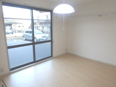 【居間・リビング】 | サンヴェールＢ棟 | 明るい室内！