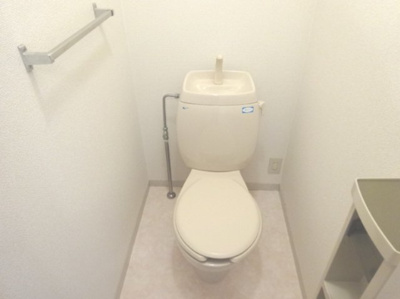 【トイレ】 | サンヴェールＢ棟 | 明るい清潔感のあるトイレ