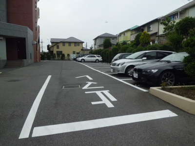 【駐車場】 | グランドヒルズ佐倉 | 敷地内駐車場確保できます