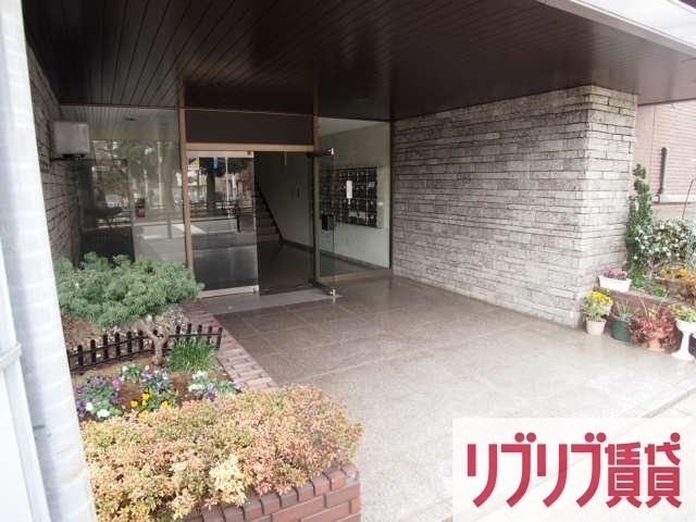 メゾン本町のエントランス