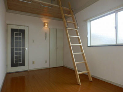 【居間・リビング】 | ルーチェ九の城 |  ※同物件別室参考写真