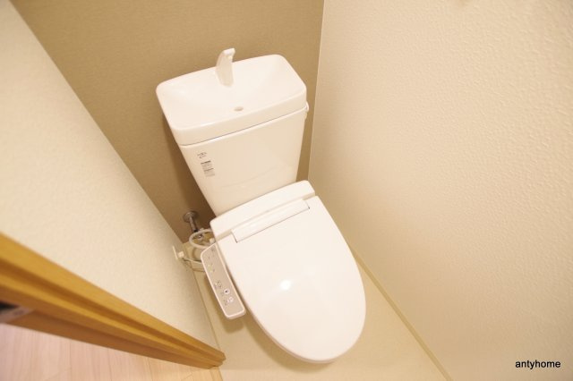 JMFレジデンス大阪福島(旧:アクセリス大阪福島)　仲介手数料無料のトイレ