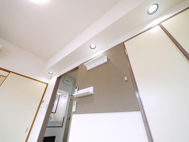 ファミール聖和のその他|小物を置ける棚になります