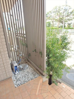 【その他共用部分】 | エントランスには共用水栓があります。