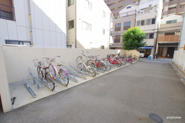 ドゥーエ本庄　仲介手数料無料の駐車場