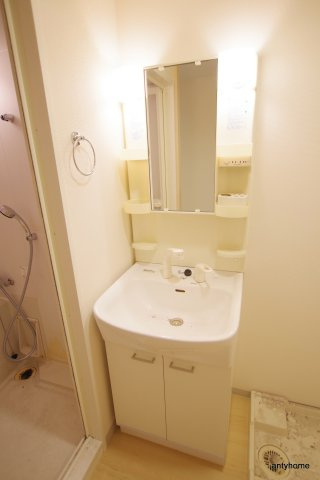 ドゥーエ本庄　仲介手数料無料の洗面所