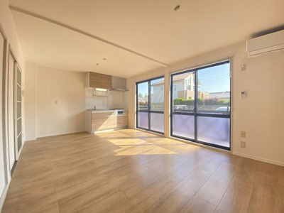 【キッチン】 | パークスクエア | キッチンに物を置いても余裕のある広めの6帖