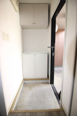 【玄関】 | パークスクエア | 南向きの明るい玄関！