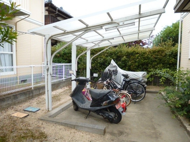 総社市中央３丁目のアパートのその他共用部分|自転車置き場