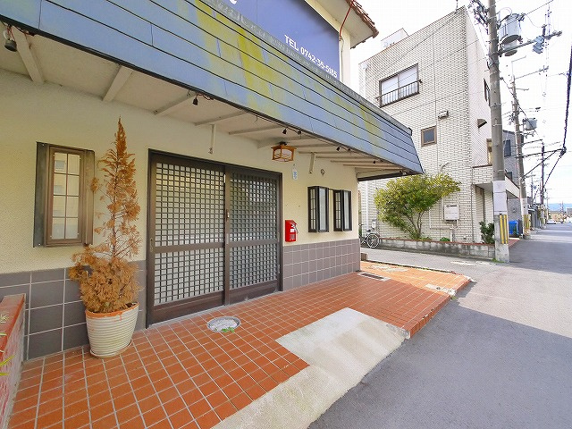 永井店舗（三条桧町）のエントランス