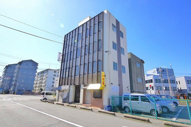 清川ビルの外観|落ち着いた雰囲気の外観です
