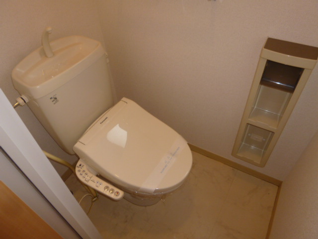 倉敷市福田町古新田のアパートのトイレ|温水洗浄便座