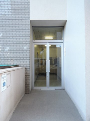 【エントランス】 | 根岸駅前第２共同ビル