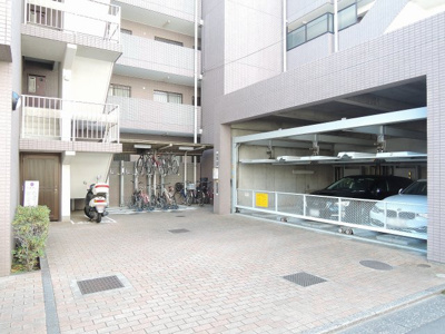 【駐車場】 | アールヴェール多摩川 | 駐車場・バイク置場・駐輪場