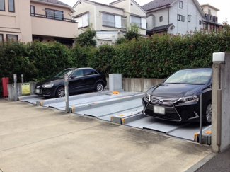 【駐車場】