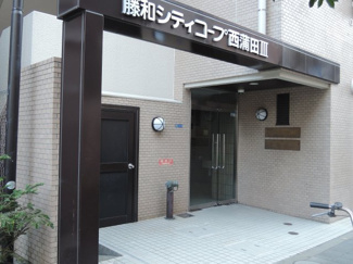 【エントランス】 | 東急池上線「蓮沼」駅徒歩3分とアクセス良好♪