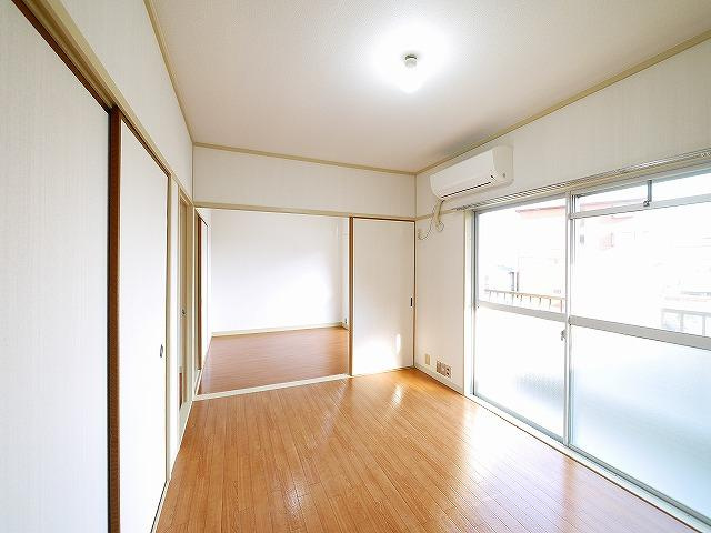 マンション西田の内装|明るい室内です