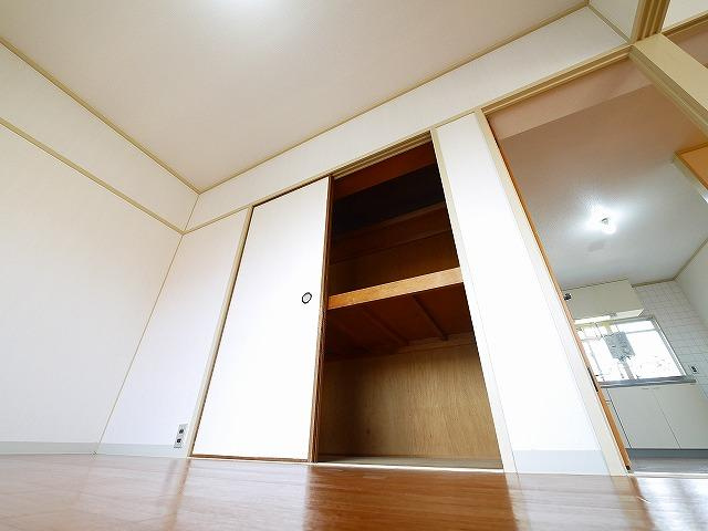 マンション西田の収納|こまごまとしたものを収納できそうですね