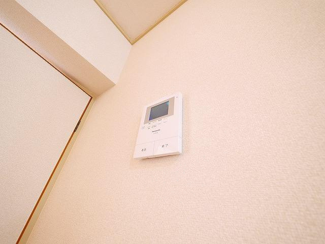 マンション西田のセキュリティ|モニター付きインターホンです