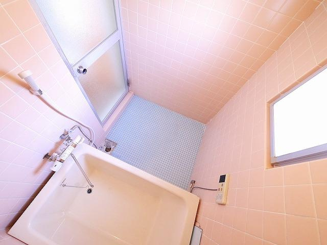 マンション西田の浴室|お風呂で日々の疲れを落としましょう