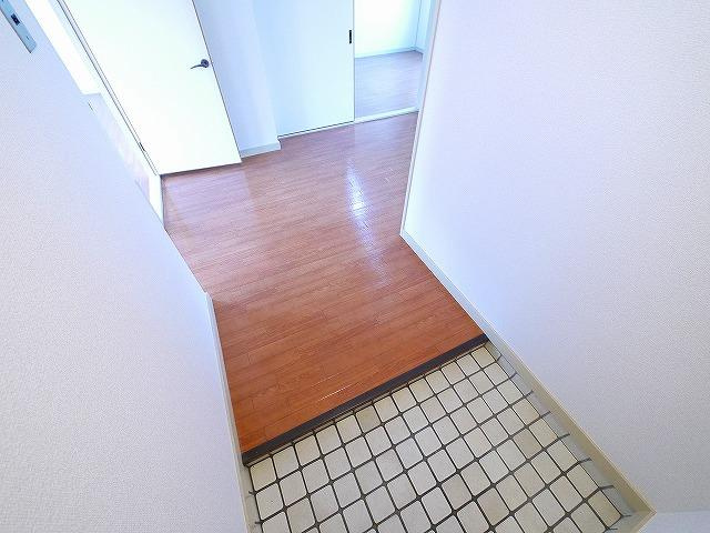 マンション西田の玄関|収納もある玄関です