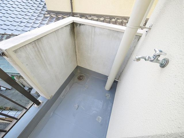 マンション西田の設備|洗濯機置き場です