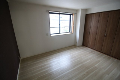 【洋室】 | シャトラン久保