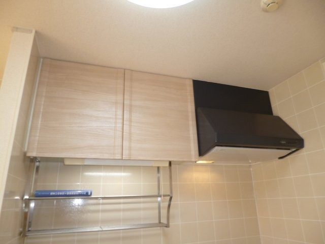 フォンティーヌEのキッチン|キッチン上収納
