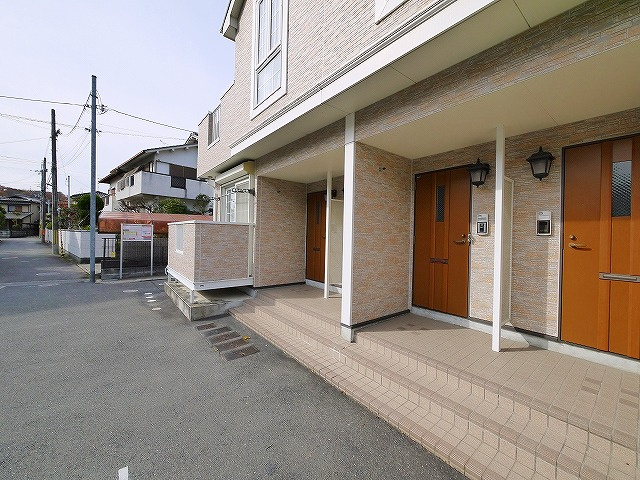 ラッフィナートA（疋田町）のエントランス|建物の内部です