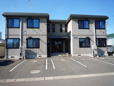 【外観】 | ステラ | 駐車場２台無料　陽当たり良好