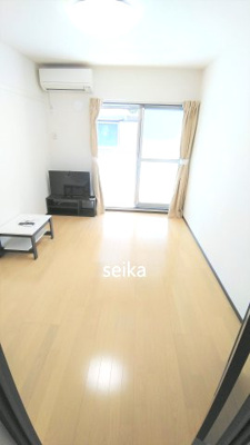 【居間・リビング】 | ピングミチマジオ | 1階はフローリング、2階以上はカーペットタイプとなります。※反転タイプ　現況優先