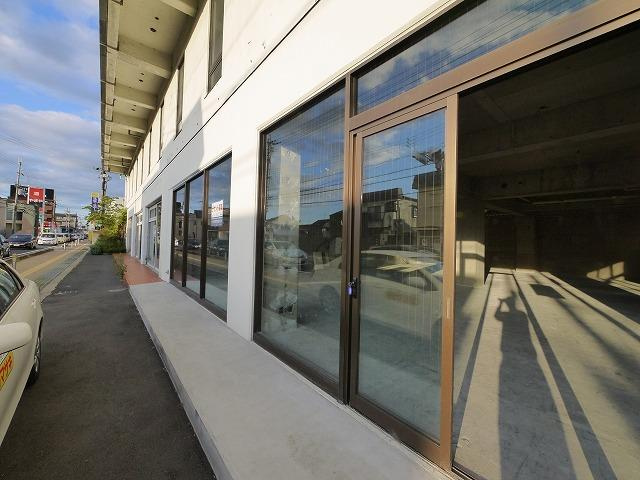 杉田店舗ビルの外観