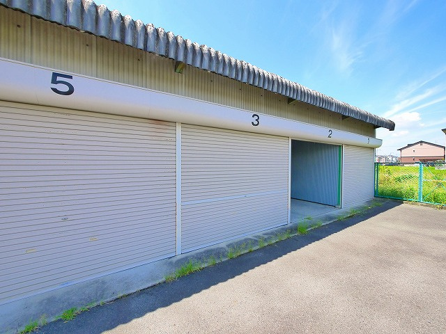 前栽町倉庫（大井ガレージ）の外観