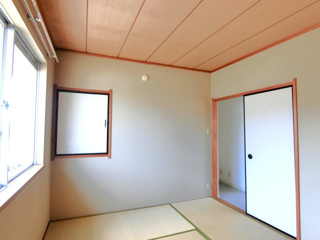 コーポジュンの和室