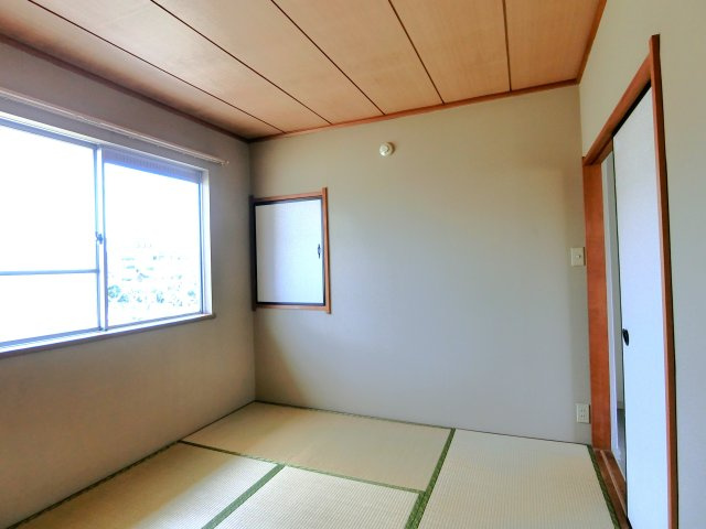 コーポジュンの和室