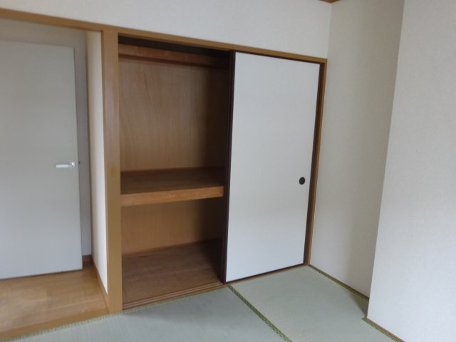 大仲売布メゾンドムールの収納