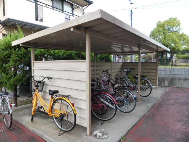 都窪郡早島町前潟のアパートのその他共用部分|自転車置き場