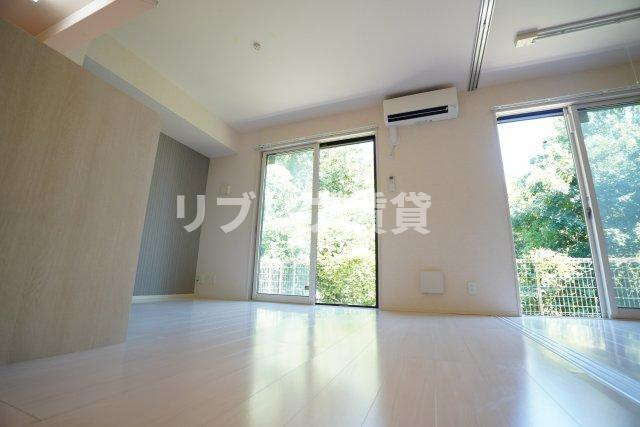 バードネイチャー　A棟の居間・リビング