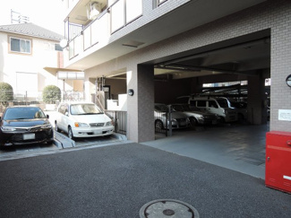 【駐車場】