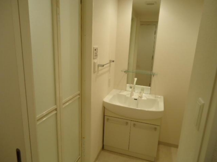 KDXレジデンス天神東Ⅱの独立洗面台|KDXレジデンス天神東Ⅱ（1LDK）　洗面台