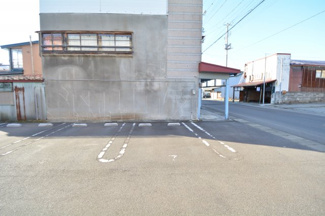 【駐車場】