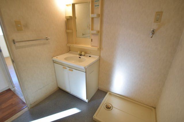 クレール市川の洗面所|独立洗面台付きです