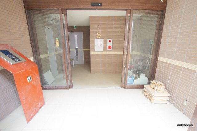ブリリアント扇町公園　仲介手数料無料のエントランス