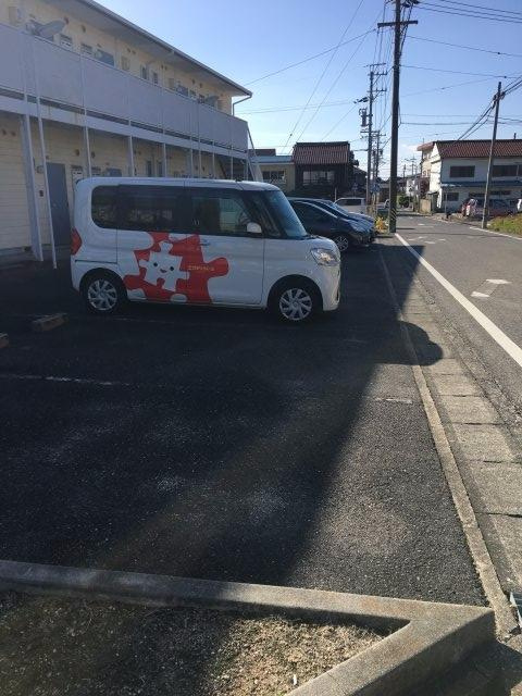 サイドポケットの駐車場