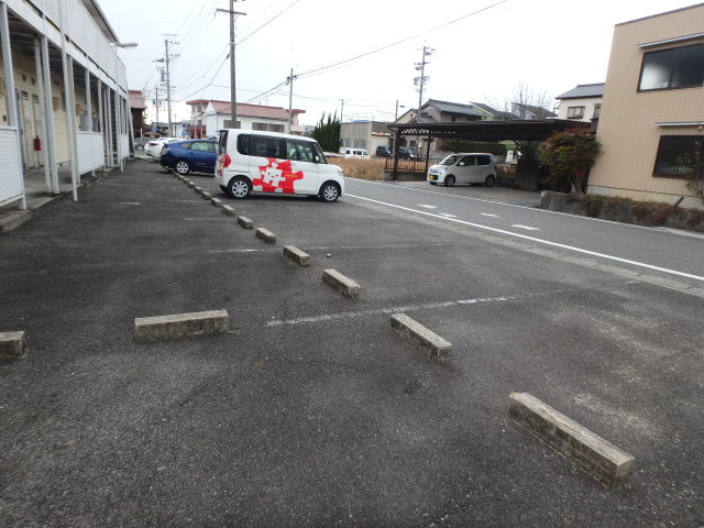 サイドポケットの駐車場